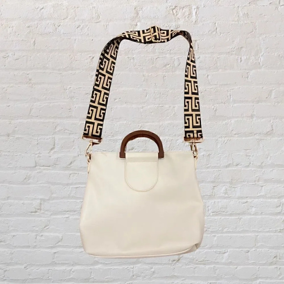 Anthropologie Urban Originals White Bag with Wooden Handles - Picture 2 of 9